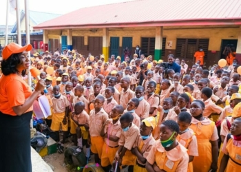 Lagos State Governor’s wife, Dr. Ibijoke Sanwo-Olu addressing students of Dolphin Junior High School, Tapa, Lagos Island, during her advocacy visit to the school in commemoration of the annual 16 days of activism against Sexual and Gender-Based Violence (SGBV), on Monday, Dec. 6, 2021.