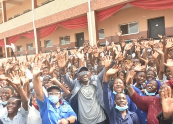 Gov. Babajide Sanwo-Olu of Lagos State (M); Commissioner for Education, Mrs Folashade Adefisayo (L); District 2 Tutor General/Permanent Secretary, Mrs Anike Adekanye (R) and student of Lagos State Model College, Igbokuta, Ikorodu, during the inauguration of projects in the school on Friday