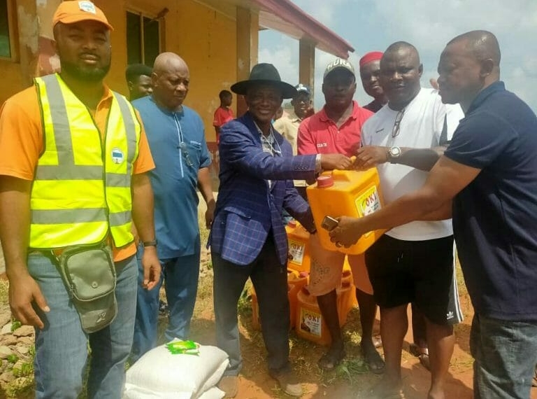 NEMA officials distributing relief materials