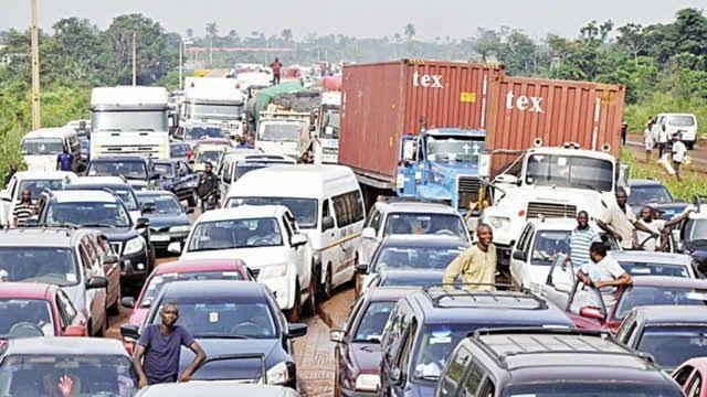 gridlock on Kabba-Obajana-Lokoja road in Kogi