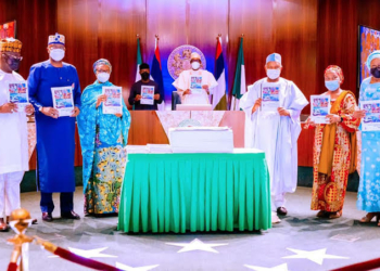 HMS Finance Prince Clem Agba, SGF Boss Mustapha, HM Finance Dr. Zainab Ahmed, Vice President Yemi Osinbajo SAN, President Buhari, Governor Bagudu of Kebbi State, Perm Sec Finance Mrs. Idowu and Mrs. Sarah Alade as President Buhari launches the 2021- 2025 National Development Plan at the Statehouse, Abuja. 22nd Dec, 2021. Photos; Tolani Alli