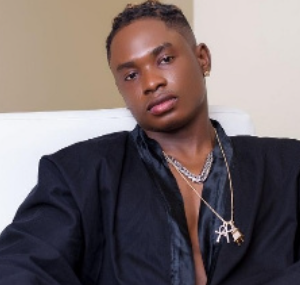 Lil Kesh narrates how his mother and dog sleep for 24 hours after eating mysterious cake, fans speculate on ingredients
