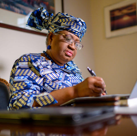 3-year-old girl dresses as Dr. Ngozi Okonjo-Iweala for career day 