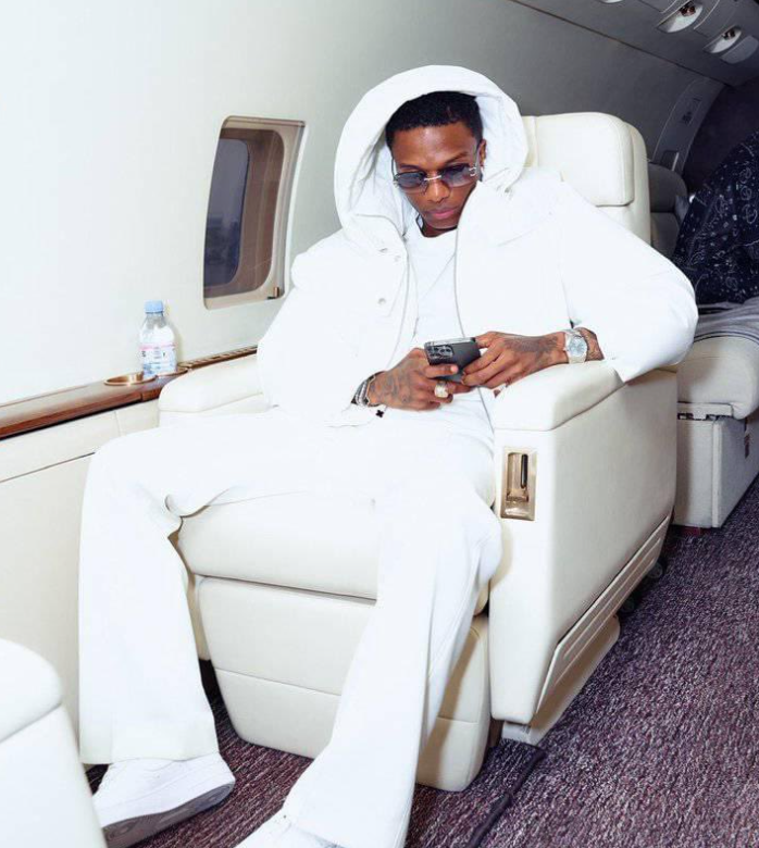 Wizkid fires shots at Davido and his crew members