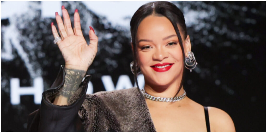 Rihanna makes stunning comeback announcement