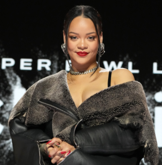 Rihanna makes stunning comeback announcement