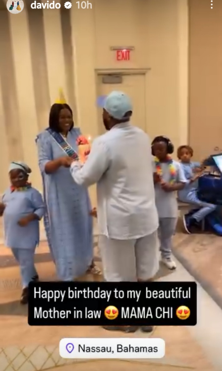 Davido, alongside dad, siblings jet to Bahamas to celebrate Chioma’s mum’s birthday (VIDEO)