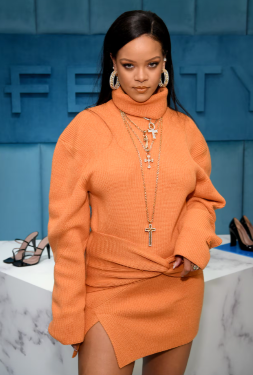 Rihanna clap back at fan who criticized her facial appearance