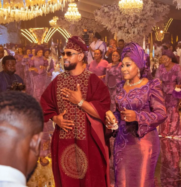 Fatoyinbo marks 25 years of marriage, renews vows with wife