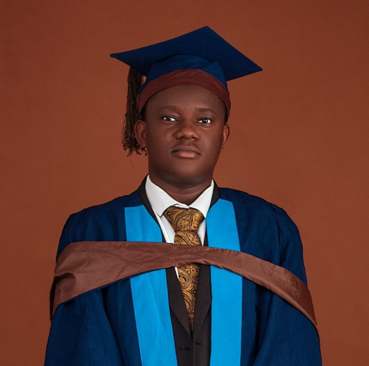 OOU Engineering graduate Kazeem Abdur-Rahmon awarded N500k