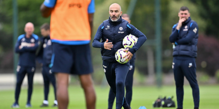 Chelsea manager Enzo Maresca