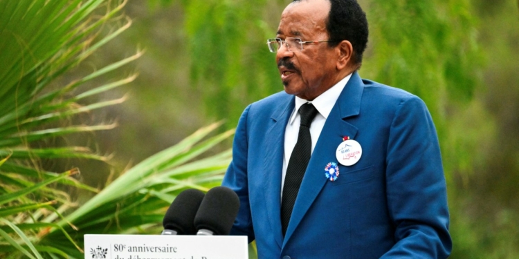 (FILES) Cameroon President Paul Biya delivers a speech during a ceremony marking the 80th anniversary of the Allied landings in Provence during World War II, at the Boulouris National Cemetery ("necropole nationale") in Boulouris-sur-Mer, south eastern France, on August 15, 2024. - After a series of rumors about the health of Cameroonian President Paul Biya, the Cameroonian government denounces "tendentious comments" and assures in a statement that the Head of State who "is doing well will return to Cameroon in the coming days".
"The Government of the Republic states unequivocally" that the rumors circulating on social networks and in the media about the President's condition "are the stuff of fantasy and pure imagination of their authors".
"Moreover, the Head of State is doing well and will return to Cameroon in the coming days", continues the statement signed by the government spokesperson. (Photo by Christophe SIMON / POOL / AFP)