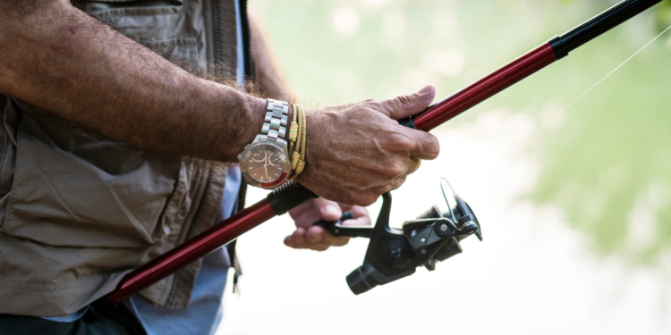 How to Catch Fish Using a Simple Rod