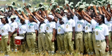 PIC. 13. NYSC 2015 BATCH B CORPS MEMBERS IN 'HAPPY CHEERS' TO GOV. 

MUHAMMED ABUBAKAR OF BAUCHI STATE DURING THEIR SWEARING-IN CEREMONY AT 

THE NYSC ORIENTATION CAMP IN KANGERE VILLAGE, BAUCHI STATE FRIDAY 

(30/10/15).
3945/30/10/2015/DJ/BJO/NAN