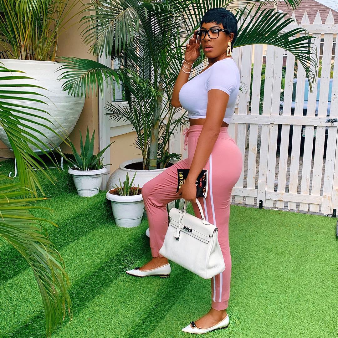 Chika Ike shows off impressive body figure in new photos