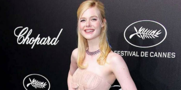 Hollywood actress Elle Fanning collapses