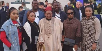 Alaafin of Oyo  and wives