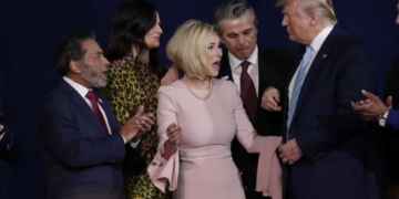 Pastor Paula White discussing with President Donald Trump