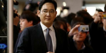 South Korea seeks arrest of Samsung heir in succession probe