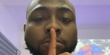 Davido's fans weep as singer abandons them on social media