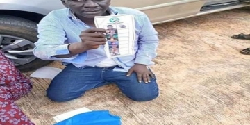 PDP youths descend on members caught with 'ballot' papers in Ondo primary