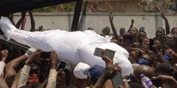 VIDEO: Buruji Kashamu laid to rest as sympathisers defy COVID-19 protocols