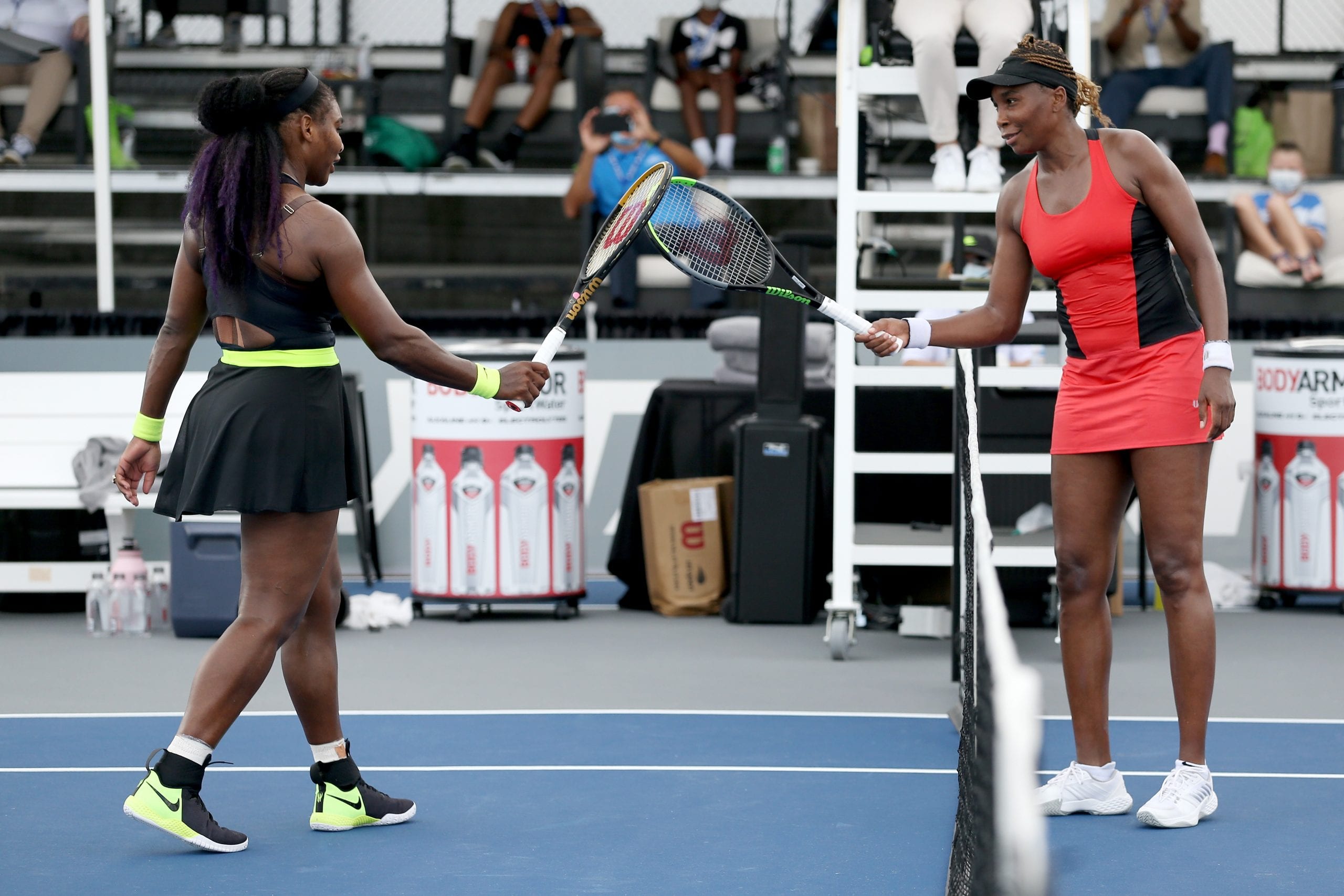 Serena Williams beats sister Venus to make Lexington Open quarter-finals