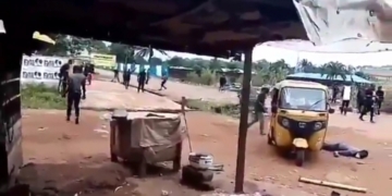 BREAKING: IPOB members and security operatives clash in Enugu (VIDEO)