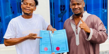 Nollywood actor, Zubby Michael gifts his personal assistant a plot of land (Photo)