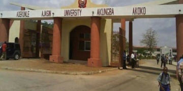 Ondo varsity reduces school fees