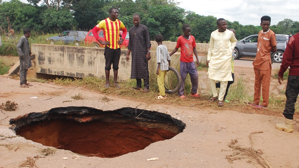 Lane shuts off as sinkhole eats up section of Kaduna-Zaria highway