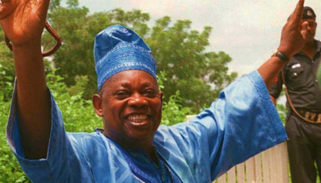 BREAKING: Armed robbers invade late MKO Abiola’a house in Ikeja, cart away hard currencies