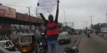 Man stages lone protest in Ibadan against increase in fuel price, electricity tariff