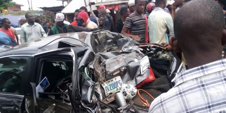 PHOTOS: Many feared dead as truck rams into cars in Edo community