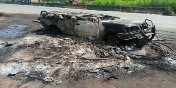 FRSC recovers two corpses from burnt vehicle rubble