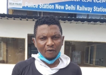 PHOTOS: Police arrest Nigerian 'drug peddler' in possession of 250 gms cocaine