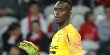 Chelsea sign Rennes goalkeeper Mendy