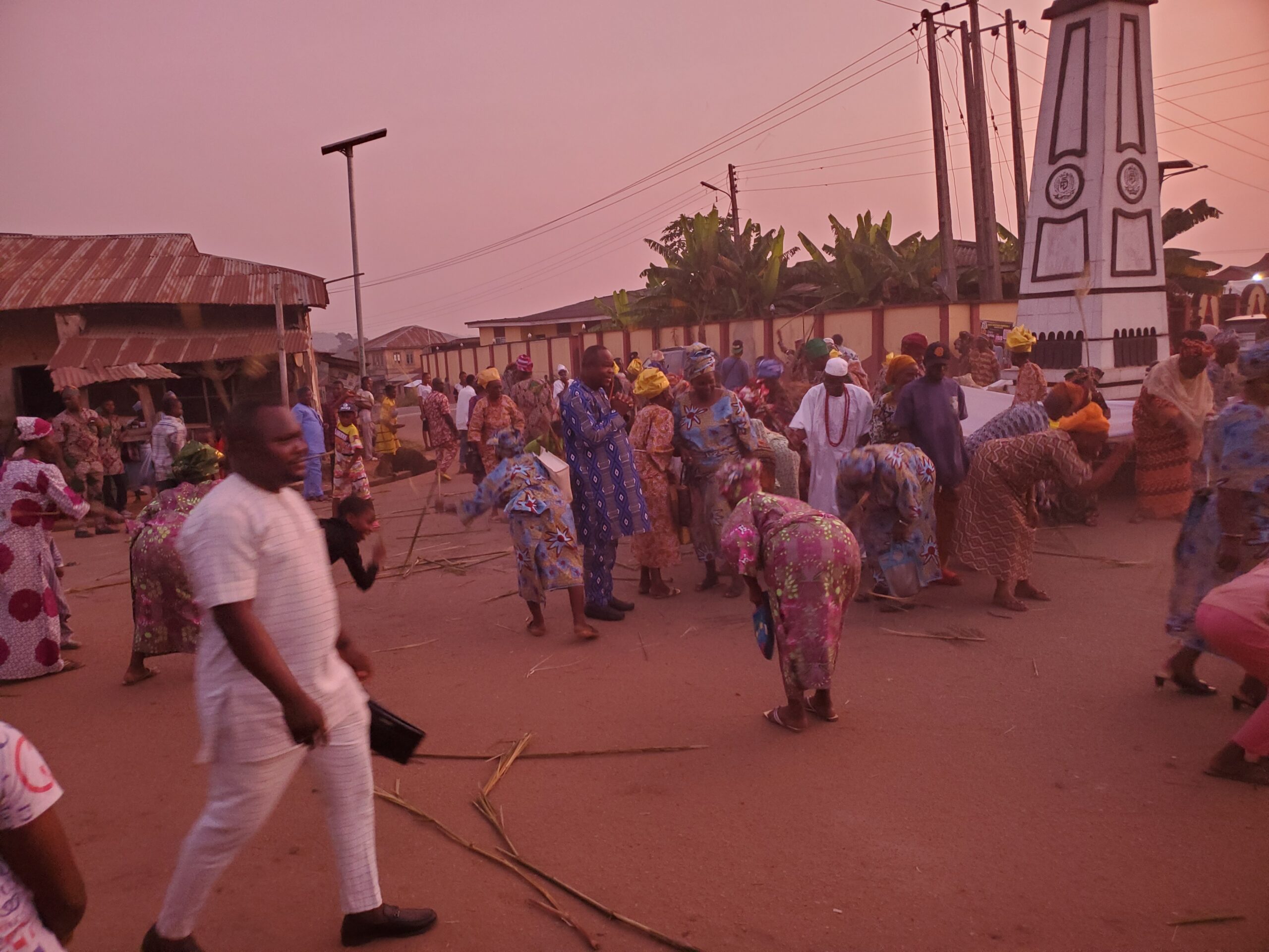 PHOTO XIV: Chiefs and natives destroying their Esi sticks at the Idi-Aragba square